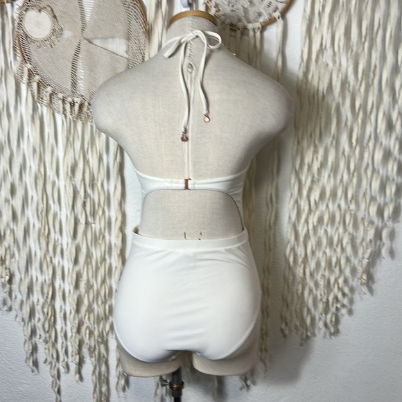 6 Shore Road Off White One Piece Swimsuit Size Small - Picture 4 of 8